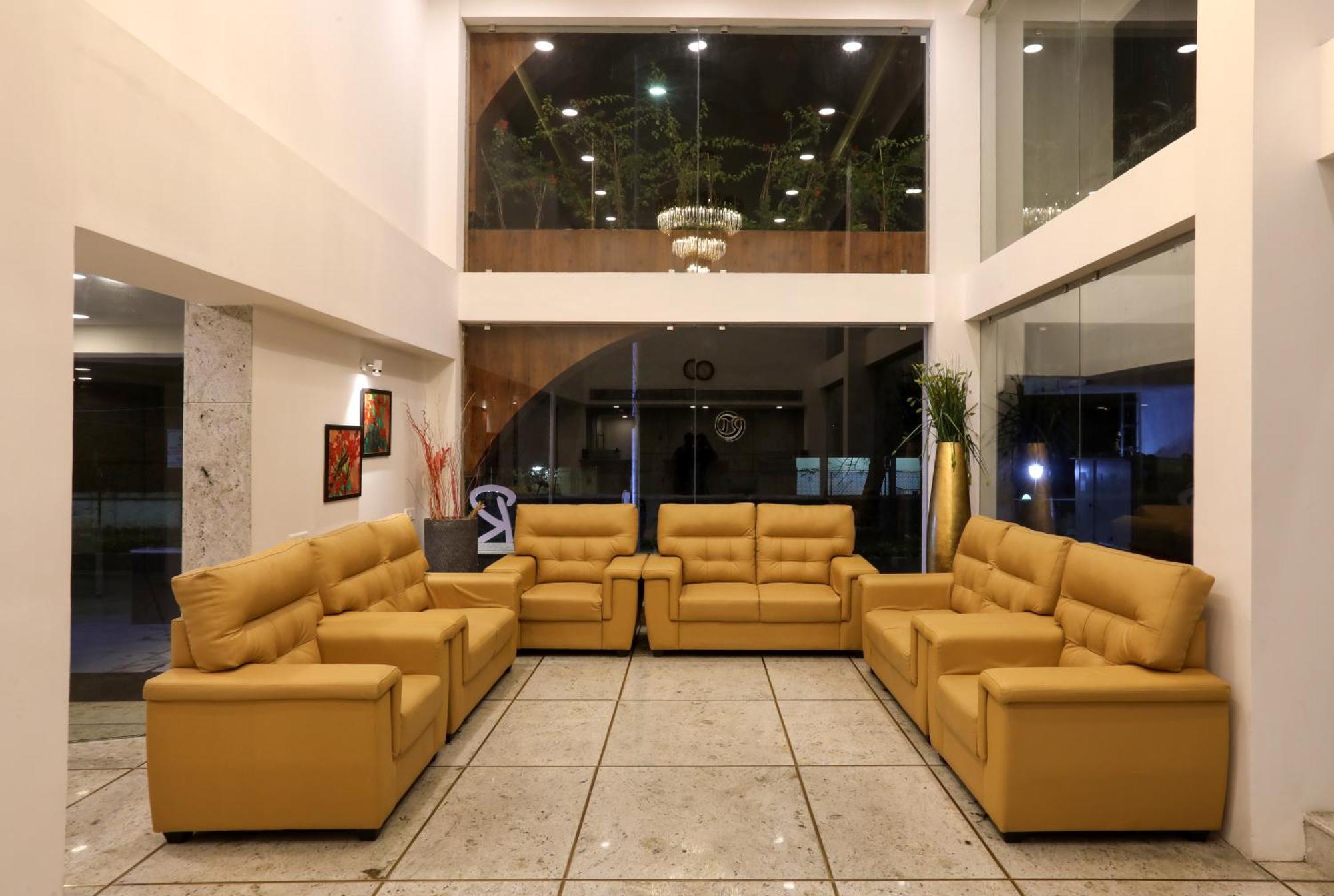 Mango Hill Central Madrás Exterior foto